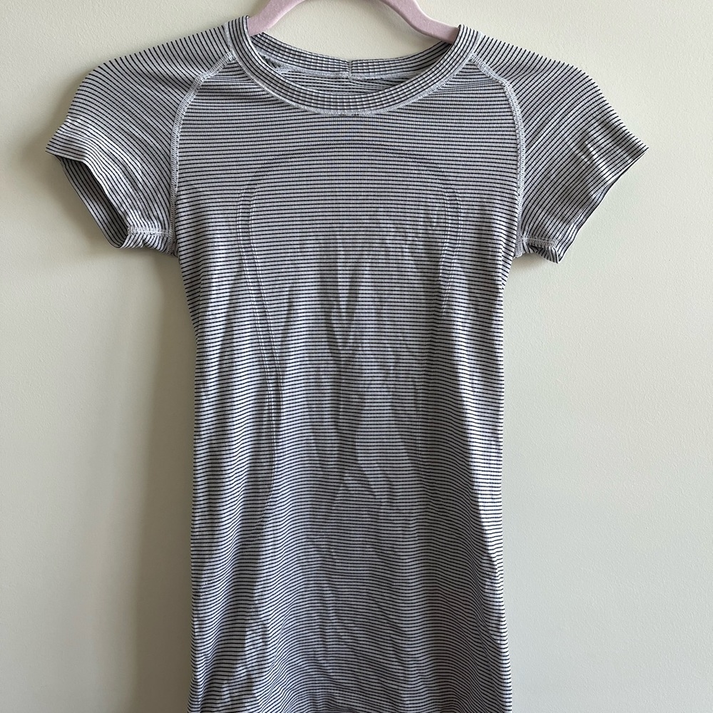 Lululemon swiftly tech shirt